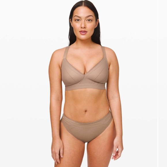 Lululemon Awake to Lace Bra - Picture 1 of 9